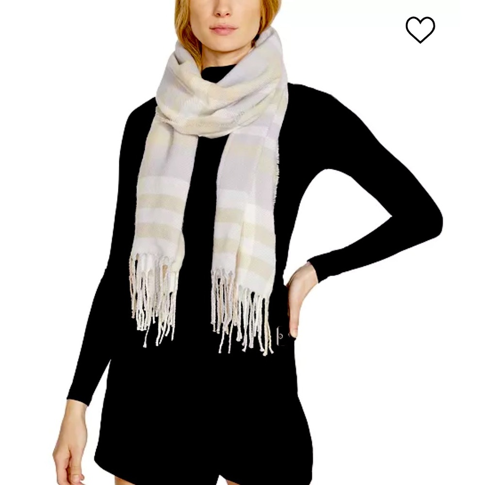 Steve Madden women’s plaid‎ Scarf